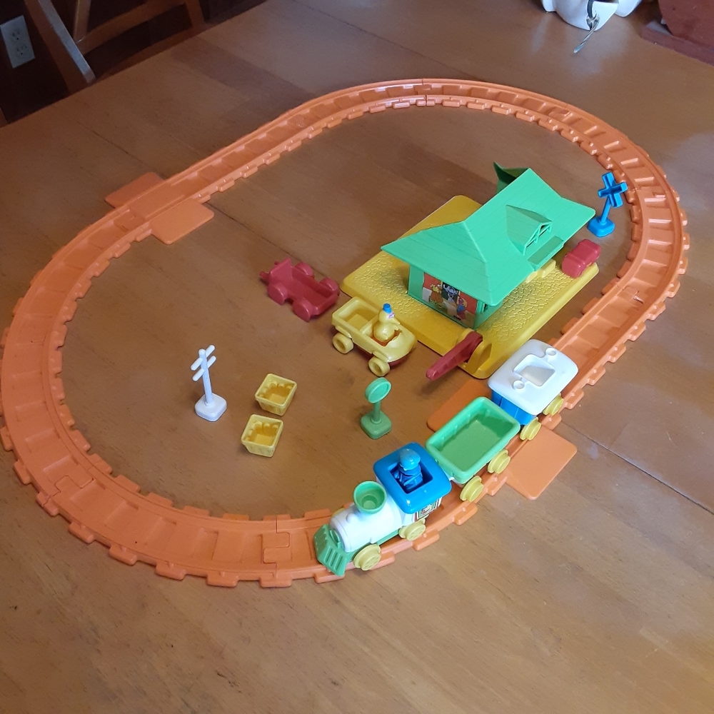 VINTAGE 1981 Child Guidance #62500 Sesame Street Railroad Playset.